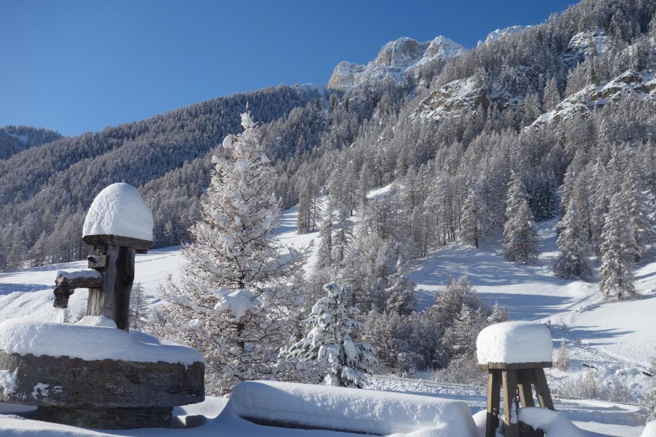 Skis Aux Pieds Dans Un Appartement Cosy Au Coeur Du Queyras Molines-en-Queyras Exterior foto